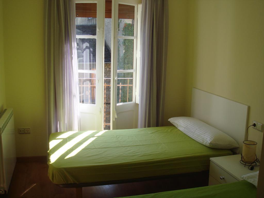 Apartamentos Valles Broto Quarto foto